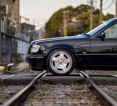Фото дисков HRE 544 на Mercedes-Benz E-Class (W124)