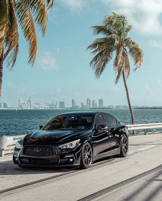 Фото дисков HF-5 Сатиновый графит на Infiniti Q50