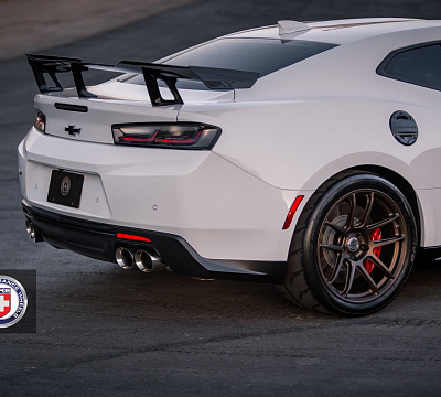 Фото дисков HRE RC104 на Chevrolet Camaro VI