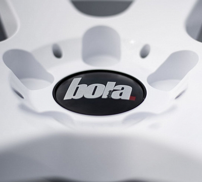 Bola B1