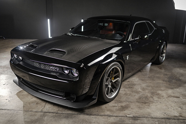 Фото дисков American Racing BISHOP Сатиновый графит на Dodge Challenger III