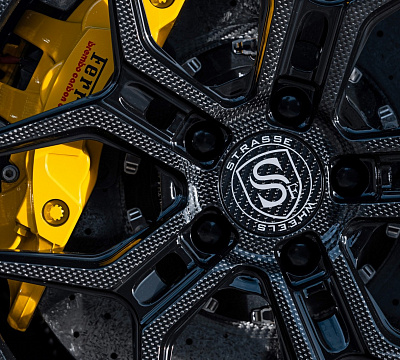 Фото дисков Strasse Wheels SV5R Deep Concave FS на Ferrari 812