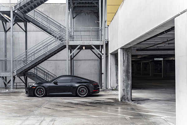 Фото дисков Strasse Wheels SV5 Deep Concave FS Черный сатин на Porsche 911 VIII