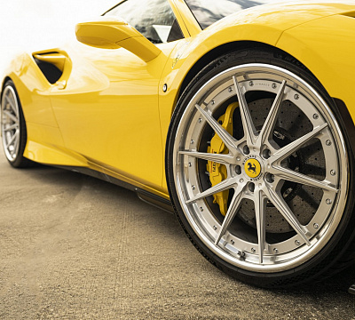 Фото дисков Strasse Wheels SV10 Deep Concave FS на Ferrari F8