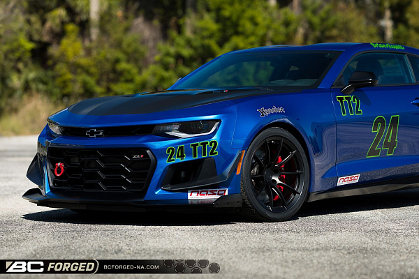 Фото дисков BC Forged RZ05 Черный матовый на Chevrolet Camaro VI