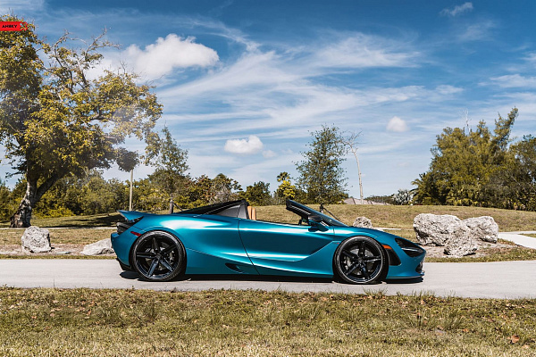 Фото дисков Anrky AN15 Черный глянец на McLaren 720S
