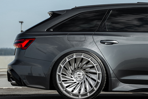 Фото дисков Radi8 R807 Полированный лак на Audi A/RS 6 (C8)