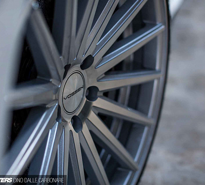 Фото дисков Vossen VFS-2 на Lexus LFA