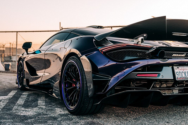 Фото дисков Brixton Forged CM6-RS Черный сатин на McLaren 720S