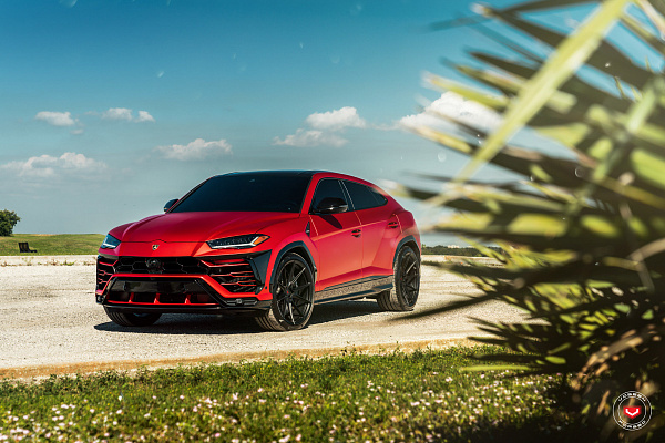 Фото дисков Vossen EVO-2 Черный глянец на Lamborghini Urus