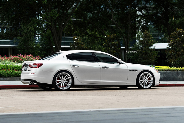 Фото дисков Strasse Wheels SV1 Deep Concave FS Глянцевый лак на Maserati Quattroporte VI