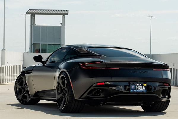 Фото дисков Anrky XR-305 Сатиновый графит на Aston Martin DB11