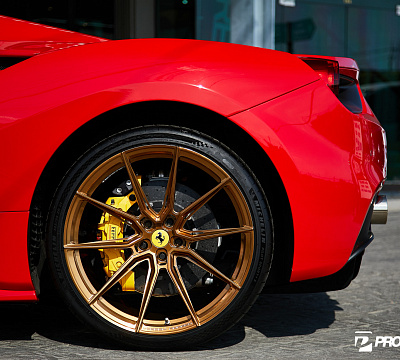 Фото дисков Vossen EVO-2R на Ferrari 488