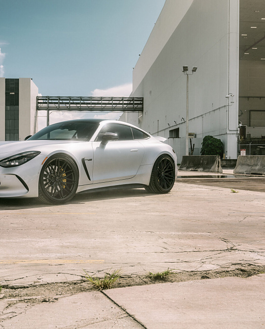 Фото дисков VPS-4 Черный сатин на Mercedes-Benz AMG GT II