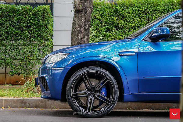 Фото дисков Vossen HF-1 Глянцевый темный лак на BMW X5/X5 M (E70)