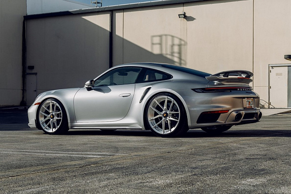 Фото дисков Anrky XR-201 Глянцевый лак на Porsche 911 VIII