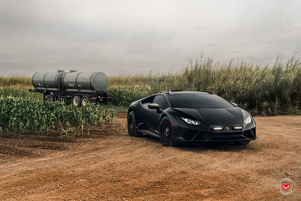 Фото дисков Vossen LC3-13T Черный глянец на Lamborghini Huracan