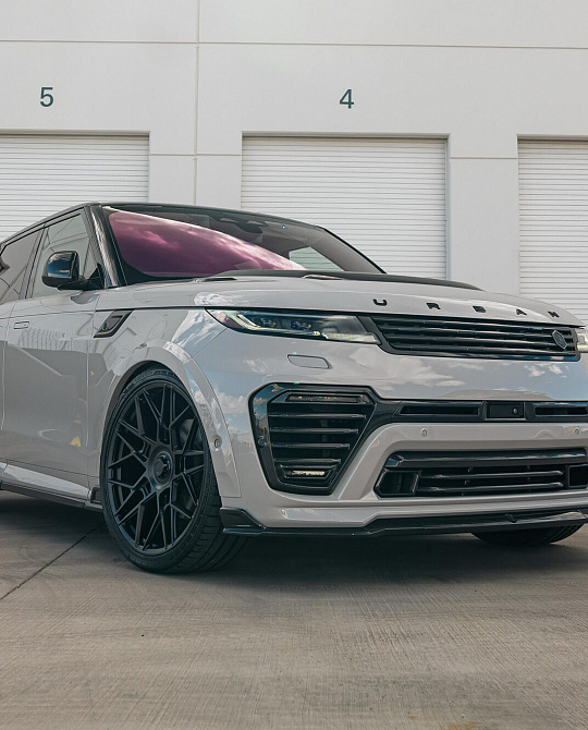 Фото дисков UV-1R Черный сатин на Range Rover Sport III