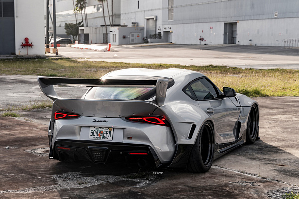 Фото дисков Strasse Wheels S6 Competition Черный сатин на Toyota Supra A90