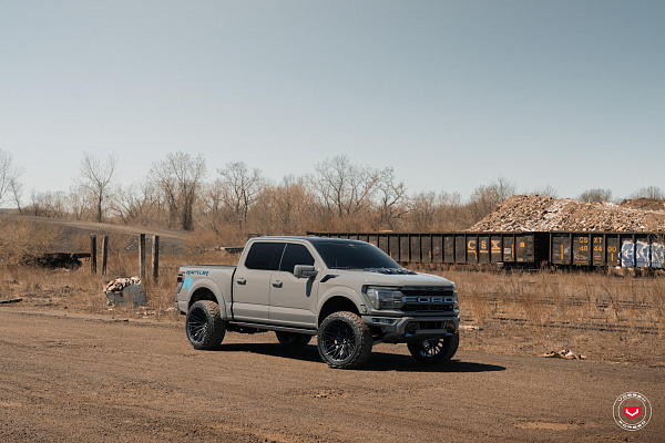Фото дисков Vossen VFX-04 Черный глянец на Ford F-150 XIV