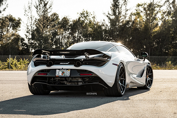 Фото дисков Strasse Wheels SM5R Deep Concave FS Другой цвет на McLaren 720S