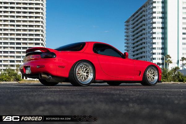 Фото дисков BC Forged LE81 // MLE81 Глянцевая шампань на Mazda RX-7 III