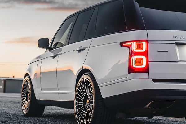 Фото дисков Brixton Forged LX01 Алмазная проточка на Range Rover IV