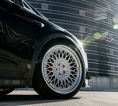 Фото дисков HRE 501 на Tesla Model X