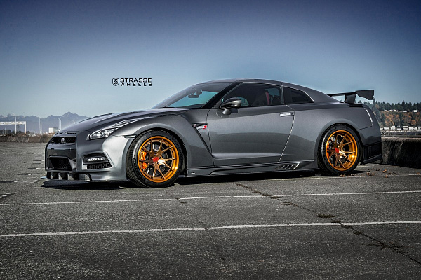 Фото дисков Strasse Wheels SM5R Deep Concave FS Другой цвет на Nissan GT-R