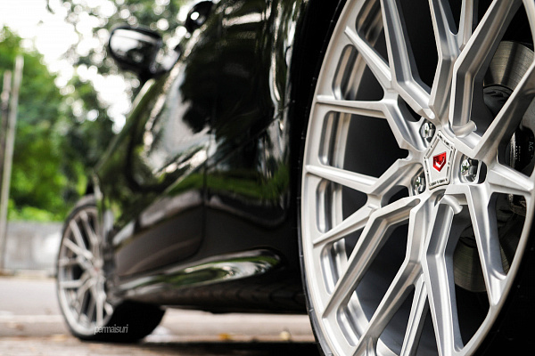 Фото дисков Vossen M-X3 Сатиновый лак на Mercedes-Benz E-Class (W213, S213, C238)