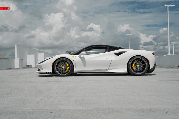 Фото дисков Anrky AN12 Глянцевый темный лак на Ferrari F8