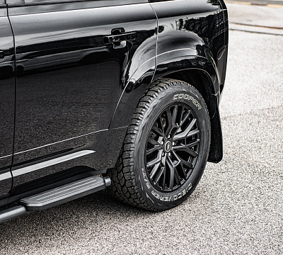 Фото дисков Kahn RS 3.0 на Land Rover Defender II