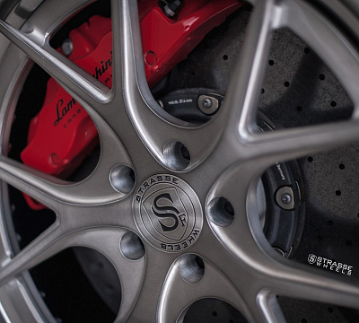 Фото дисков Strasse Wheels SM5R Deep Concave FS на Lamborghini Huracan