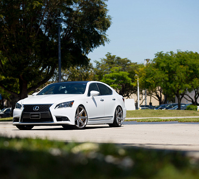 Фото дисков Vossen CG-207 на Lexus LS IV