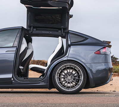 Фото дисков Anrky AN39 на Tesla Model X