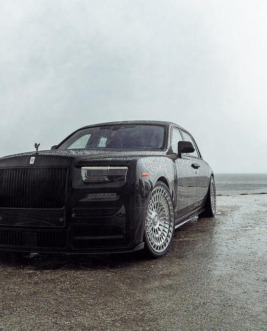 Фото дисков LC3-13T Глянцевый лак на Rolls-Royce Phantom