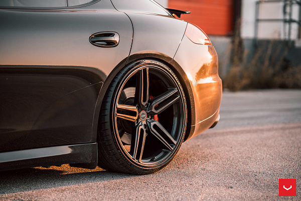 Фото дисков Vossen HF-1 Алмазная проточка на Porsche Panamera I