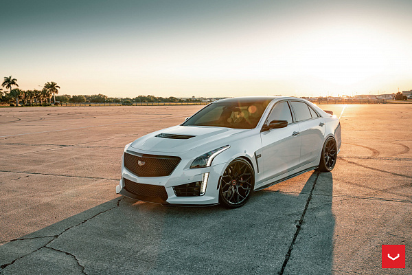 Фото дисков Vossen HF-2 Черный глянец на Cadillac CTS II