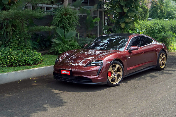 Porsche Taycan 4S