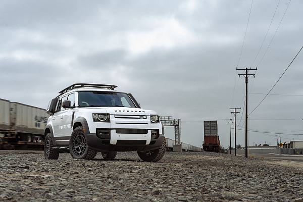Фото дисков Black Rhino ALSTON Черный сатин на Land Rover Defender II