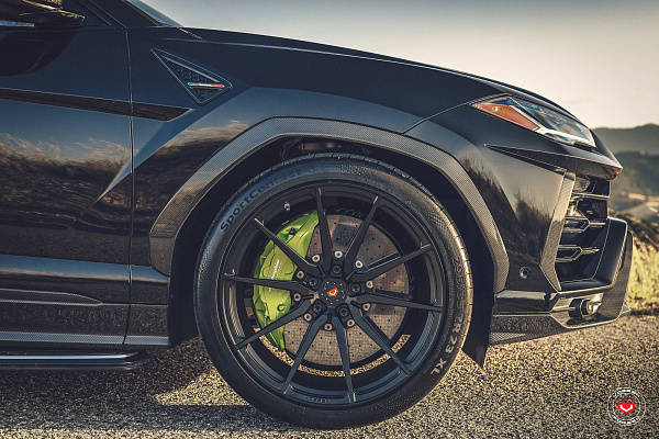 Фото дисков Vossen M-X2 Черный сатин на Lamborghini Urus