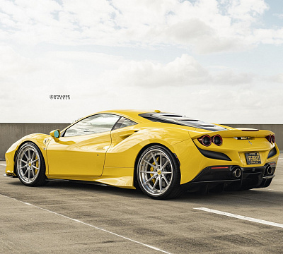 Фото дисков Strasse Wheels SV10 Deep Concave FS на Ferrari F8