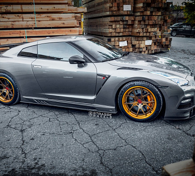 Фото дисков Strasse Wheels SM5R Deep Concave FS на Nissan GT-R