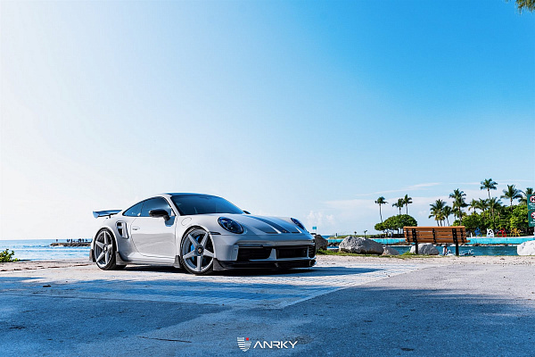 Фото дисков Anrky RS5.2 Белый глянец на Porsche 911 VIII