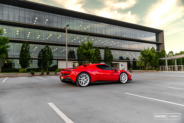 Фото дисков NOVITEC NF11 Белый глянец на Ferrari 296