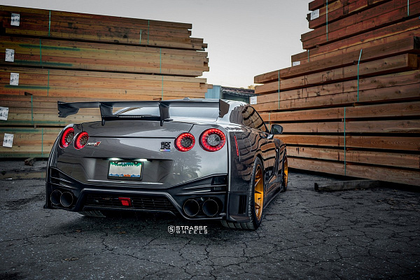 Фото дисков Strasse Wheels SM5R Deep Concave FS Другой цвет на Nissan GT-R