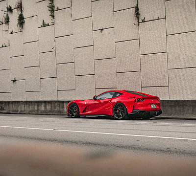 Фото дисков Vossen EVO-4 на Ferrari 812