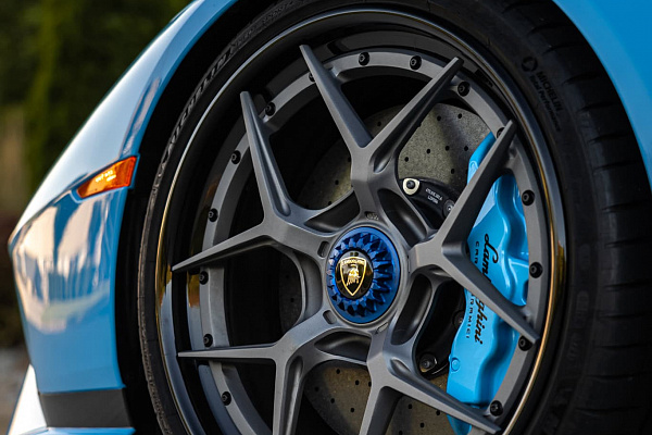 Фото дисков Brixton Forged PF7 Матовый графит на Lamborghini Huracan