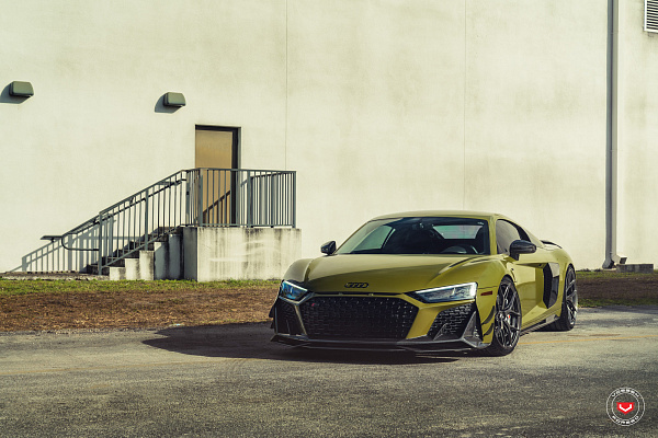 Фото дисков Vossen S21-01 Глянцевый темный лак на Audi R8 (4S)