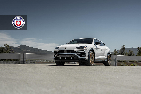 Фото дисков HRE P103SC Глянцевая шампань на Lamborghini Urus